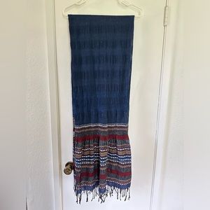 Forever 21 blue scarf with pattern
